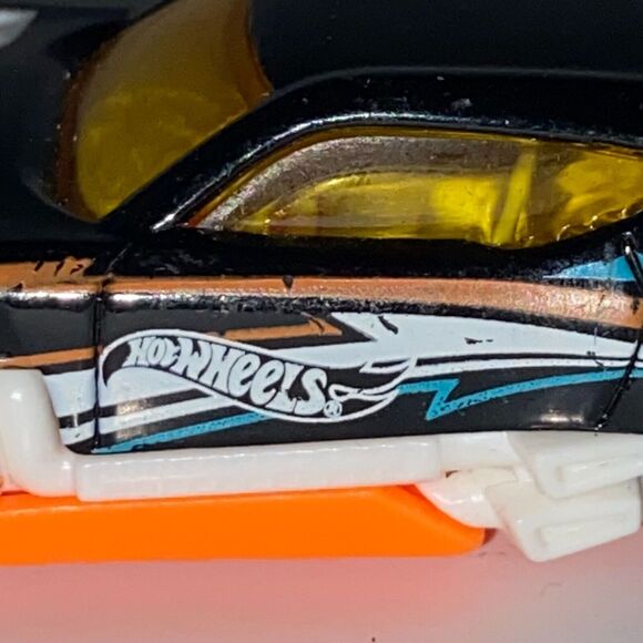 Mattel Hot Wheels Twinduction Mini Diecast Car Track Builders 2010 Black - Picture 8 of 11